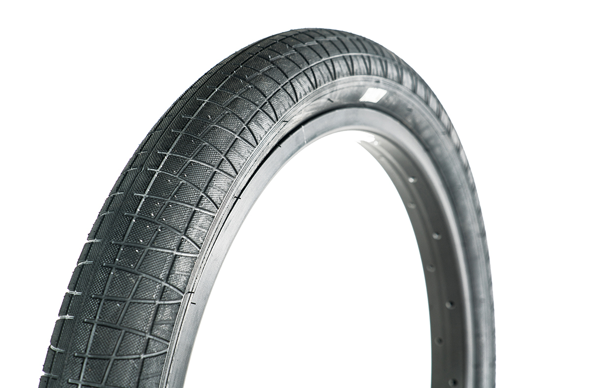 Tyre Family 20 X 2.3 Blk