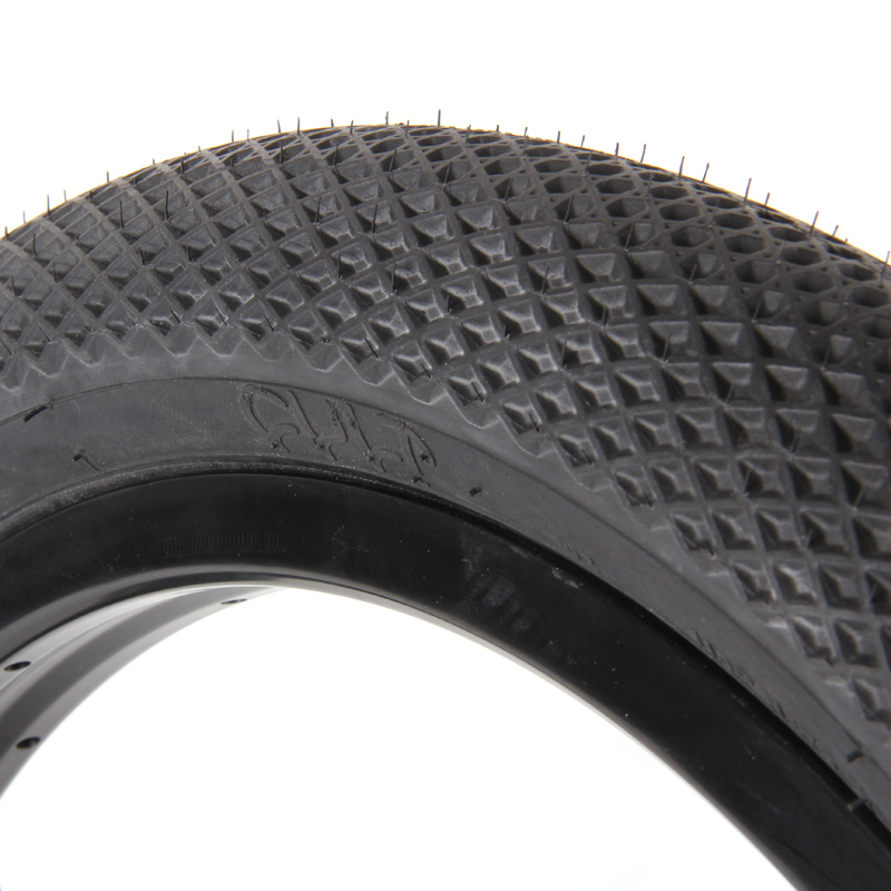 Cult Vans Waffle 18" Tyre [colour:black Tyre Bead:wire Width:2.30"]